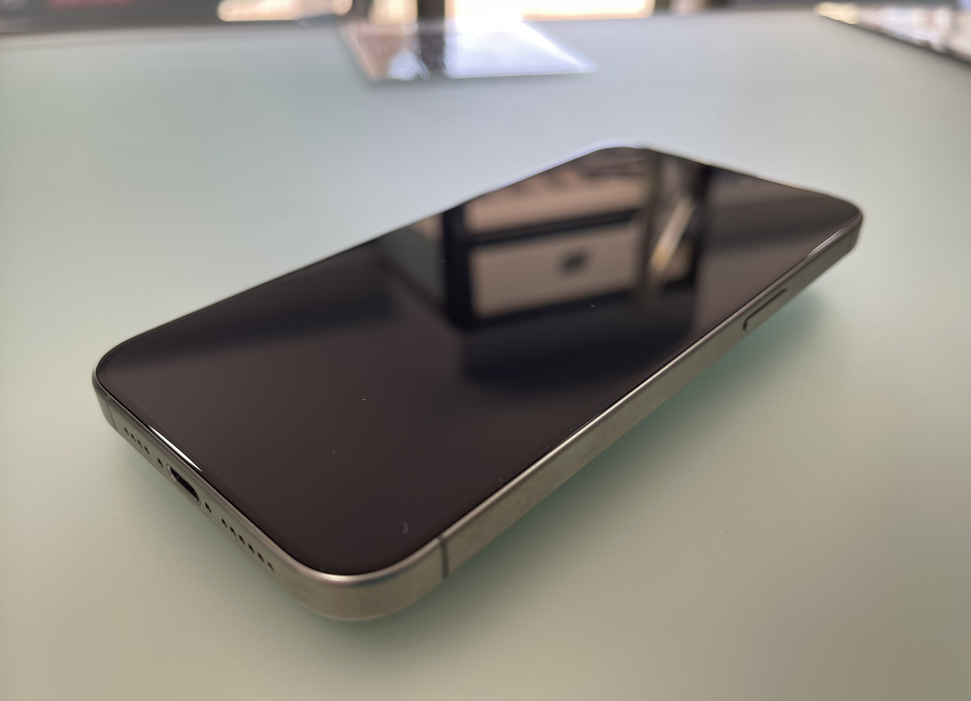 iPhone 15 Pro Max - WIE NEU 6