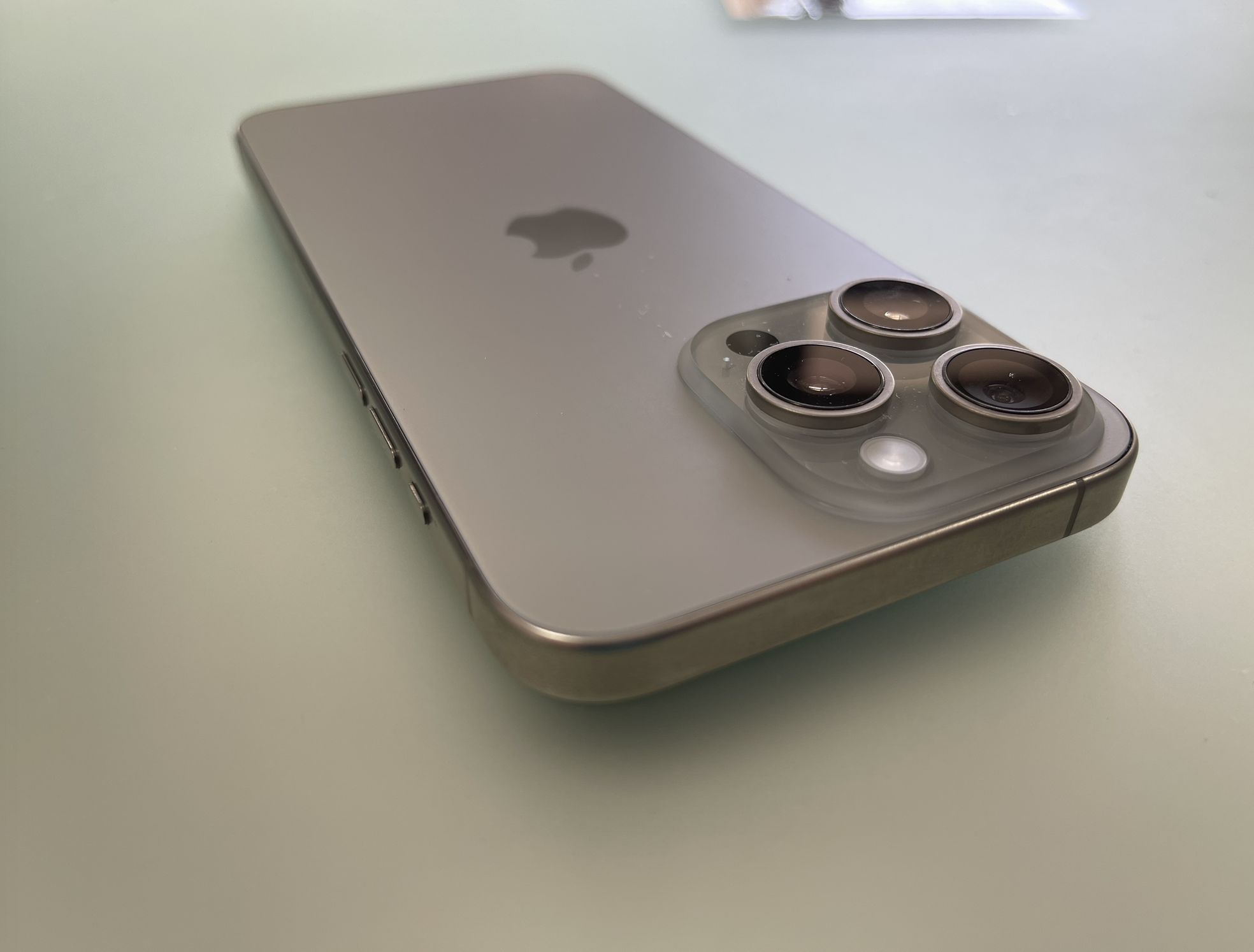 iPhone 15 Pro Max - WIE NEU 5