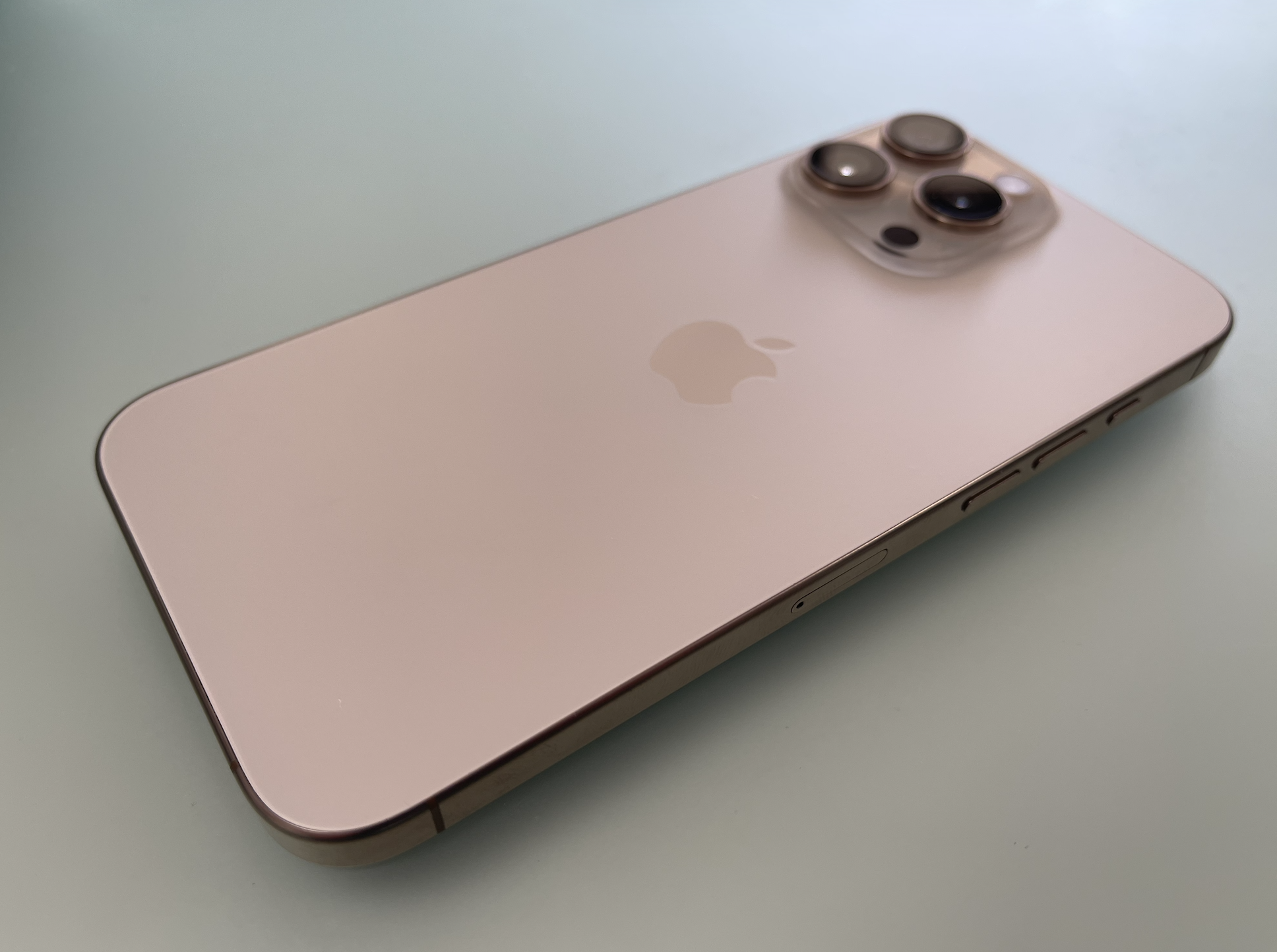 iPhone 16 Pro Max 5