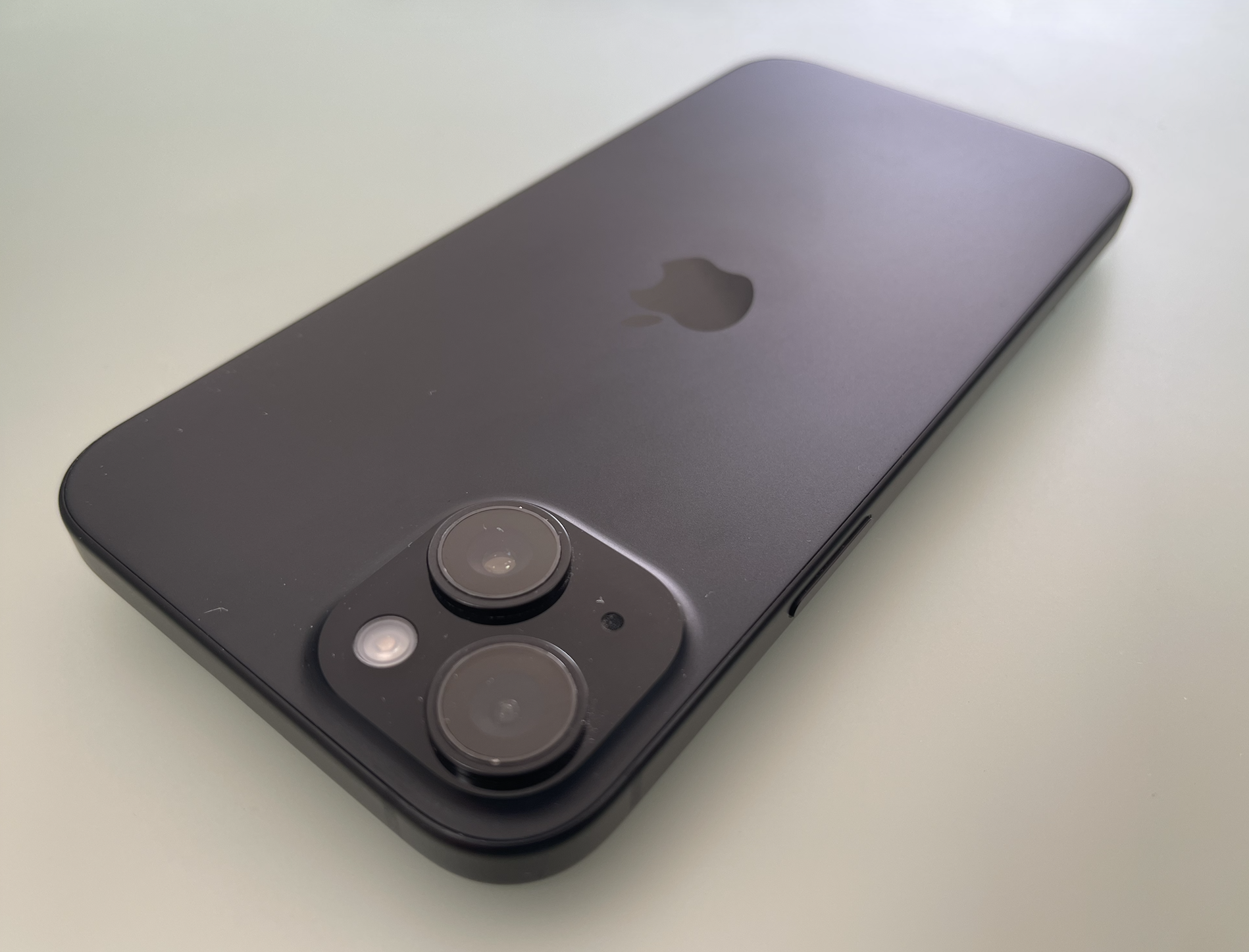 iPhone 15 Plus 4