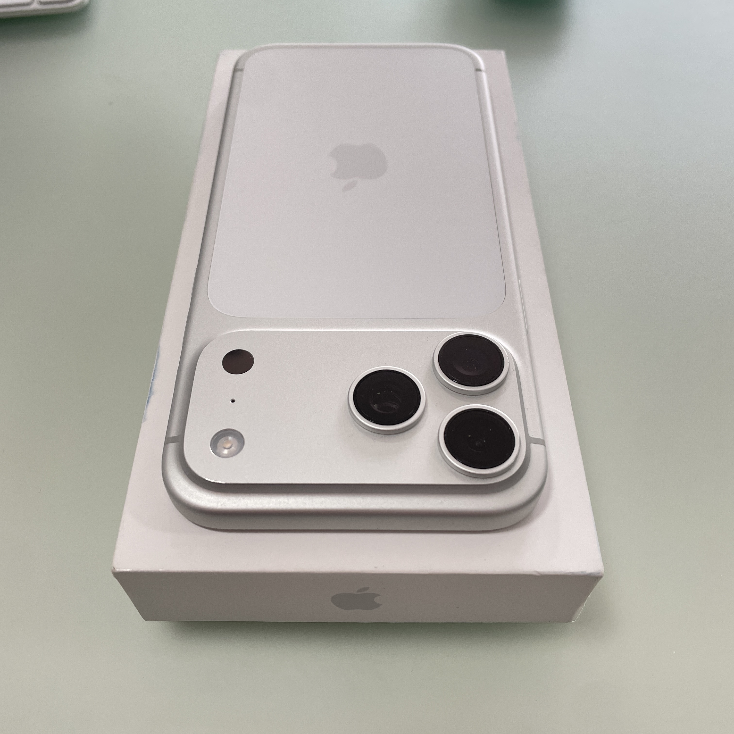 Apple iPhone 17 Pro Max 5
