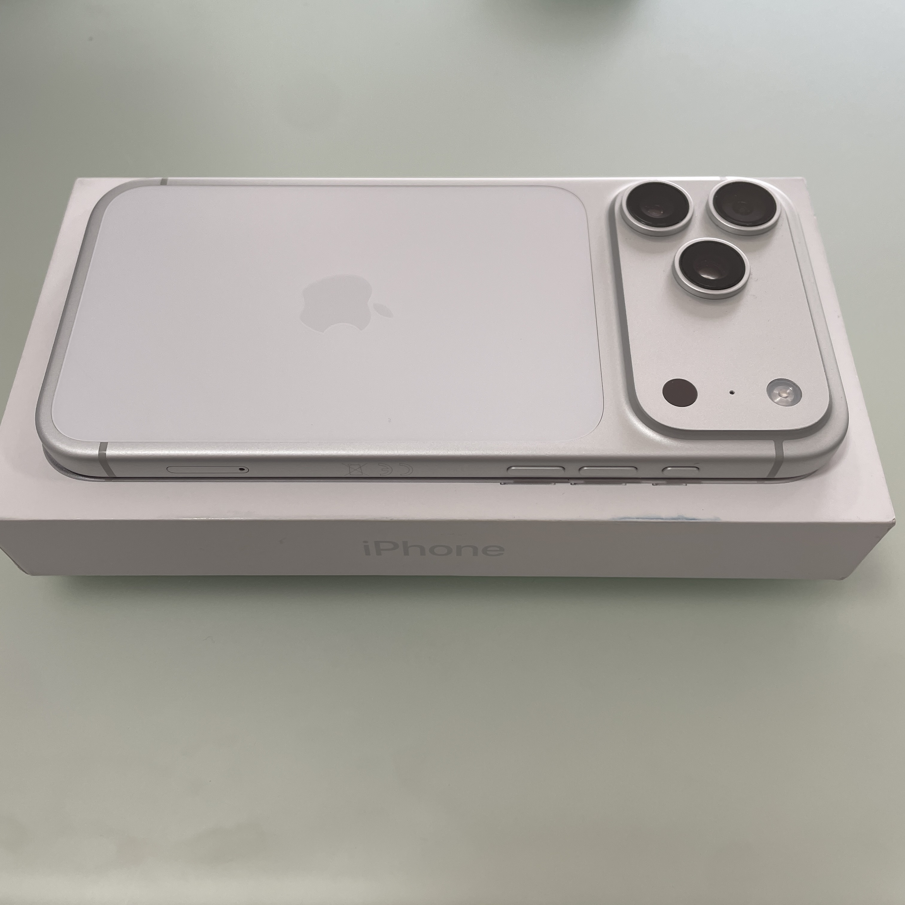 Apple iPhone 17 Pro Max 3